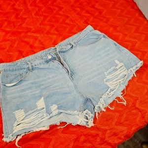 4xl (fits like 2x) SHEIN Light Washed Distressed Shorts Plus Size